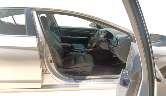 2017 Hyundai New Elantra 2.0 SX(O) AT PETROL, Petrol, Automatic, 47,163 km, interior