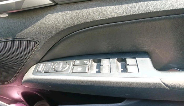 2017 Hyundai New Elantra 2.0 SX(O) AT PETROL, Petrol, Automatic, 47,163 km, interior