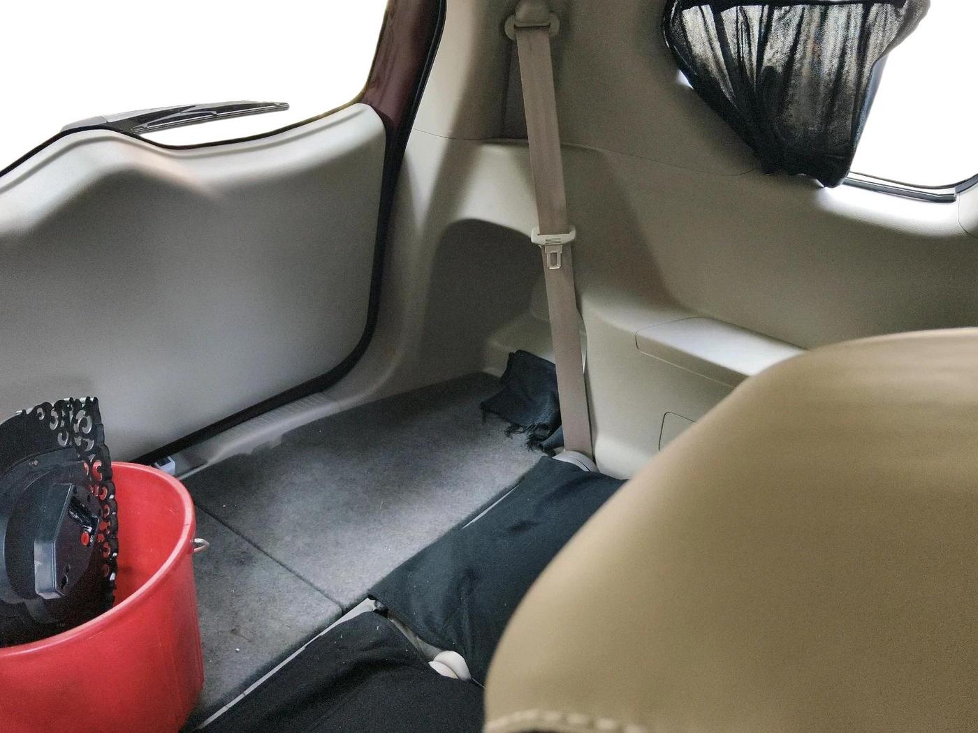 2026 Maruti Ertiga ZXI AT SHVS, Petrol, Automatic, 4,338 km, interior