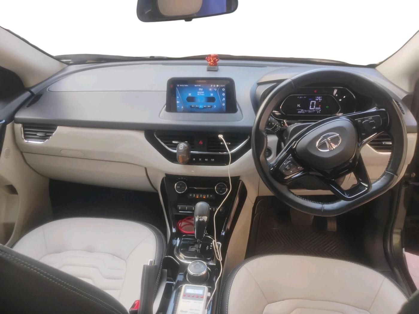 2022 Tata NEXON XZA PLUS (O) PETROL, Petrol, Automatic, 20,349 km, interior