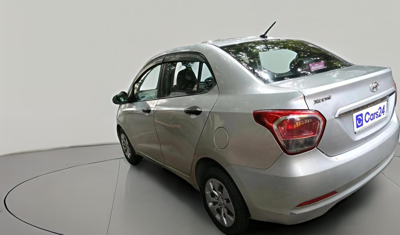 2016 Hyundai Xcent BASE 1.2, CNG, Manual, 1,54,424 km, exterior