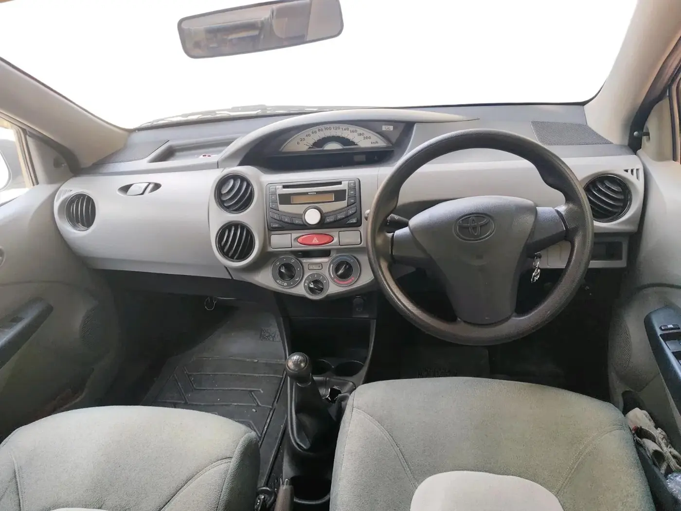 2011 Toyota Etios Liva G, Petrol, Manual, 8,500 km, interior