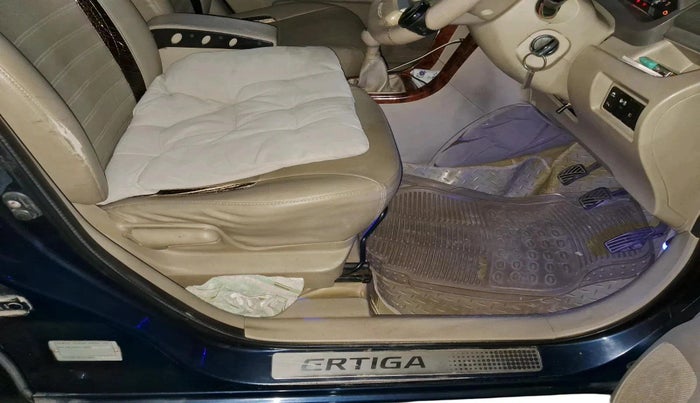 2017 Maruti Ertiga VXI CNG, CNG, Manual, 91,450 km, interior