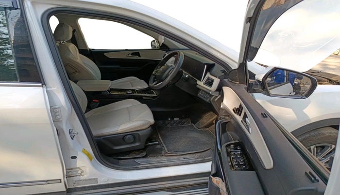 2023 Mahindra XUV700 AX 7 LUXURY P AT 7 STR, Petrol, Automatic, 24,498 km, interior