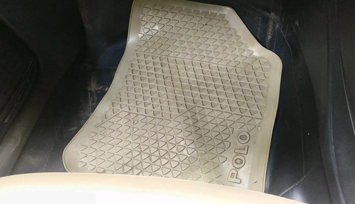 2012 Volkswagen Polo COMFORTLINE 1.2L, Diesel, Manual, 1,20,942 km, interior