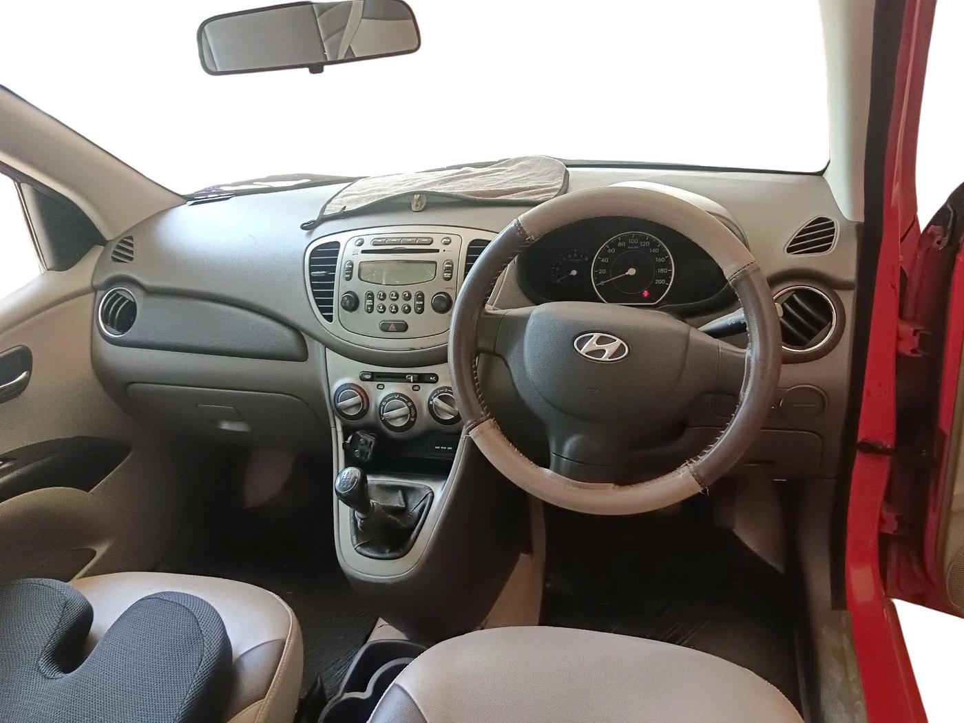2013 Hyundai i10 SPORTZ 1.2, Petrol, Manual, 77,925 km, interior