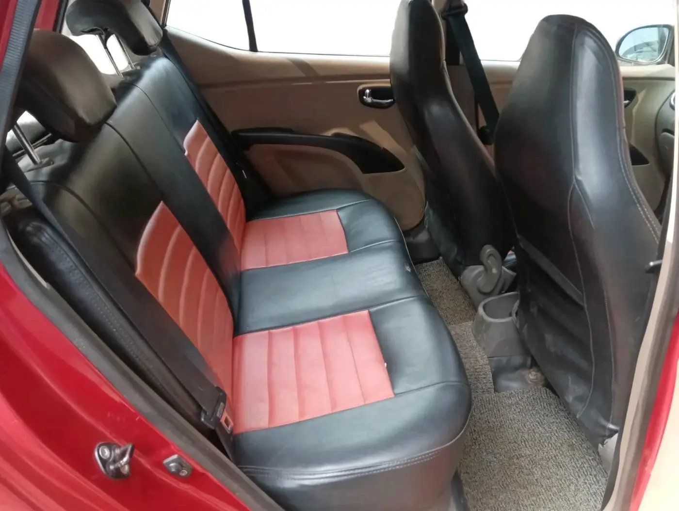 2011 Hyundai i10 SPORTZ 1.2 AT, CNG, Automatic, 51,829 km, interior