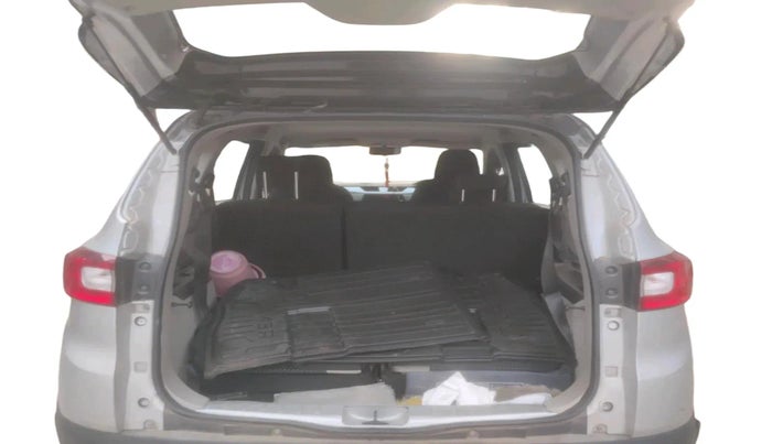 2022 Renault TRIBER RXZ AMT, Petrol, Automatic, 34,631 km, exterior