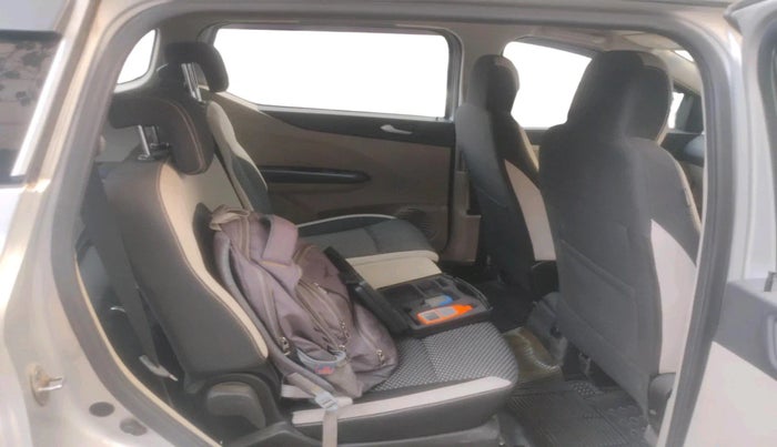 2022 Renault TRIBER RXZ AMT, Petrol, Automatic, 34,631 km, interior