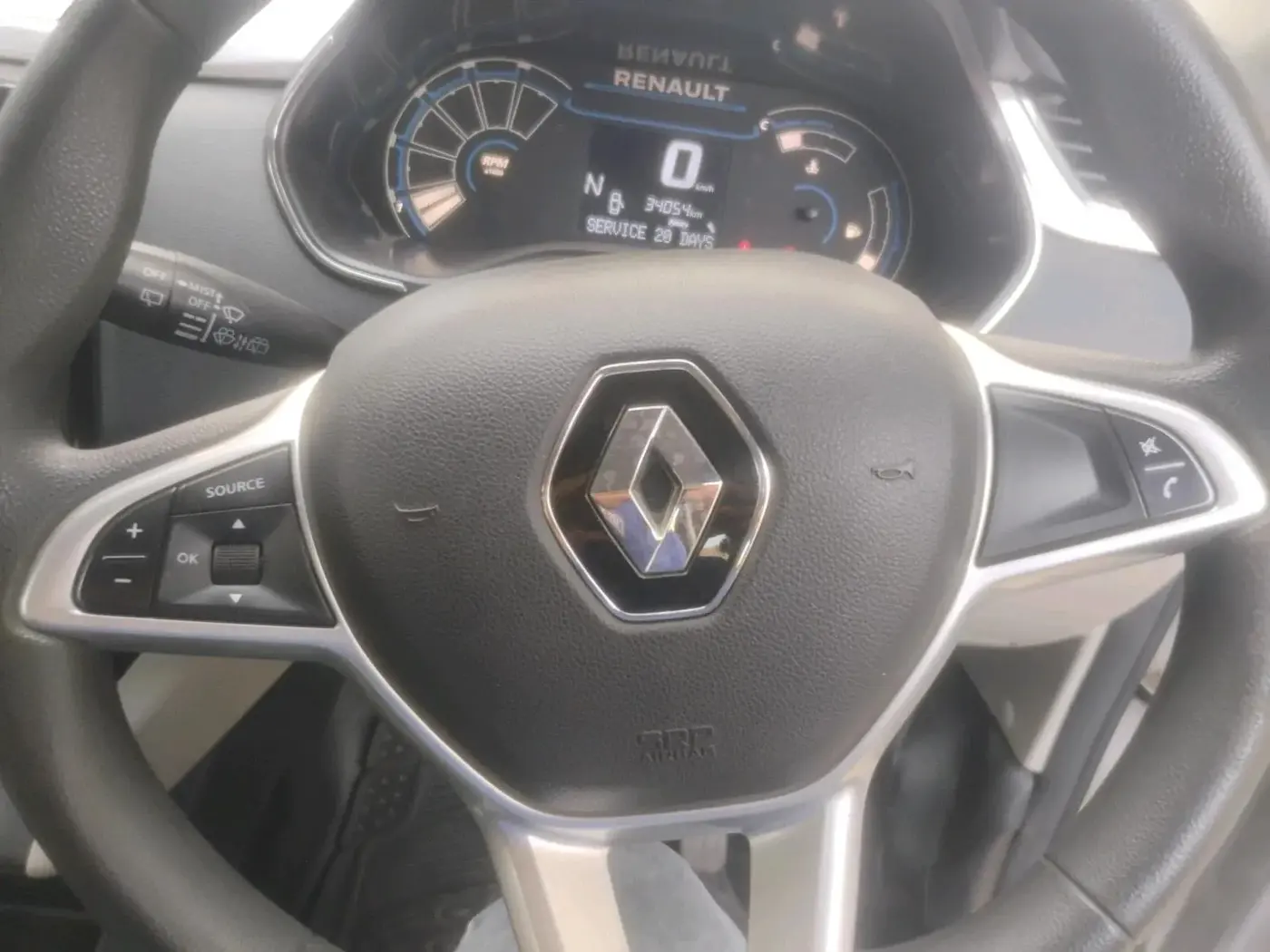 2022 Renault TRIBER RXZ AMT, Petrol, Automatic, 6,30,000 km, interior