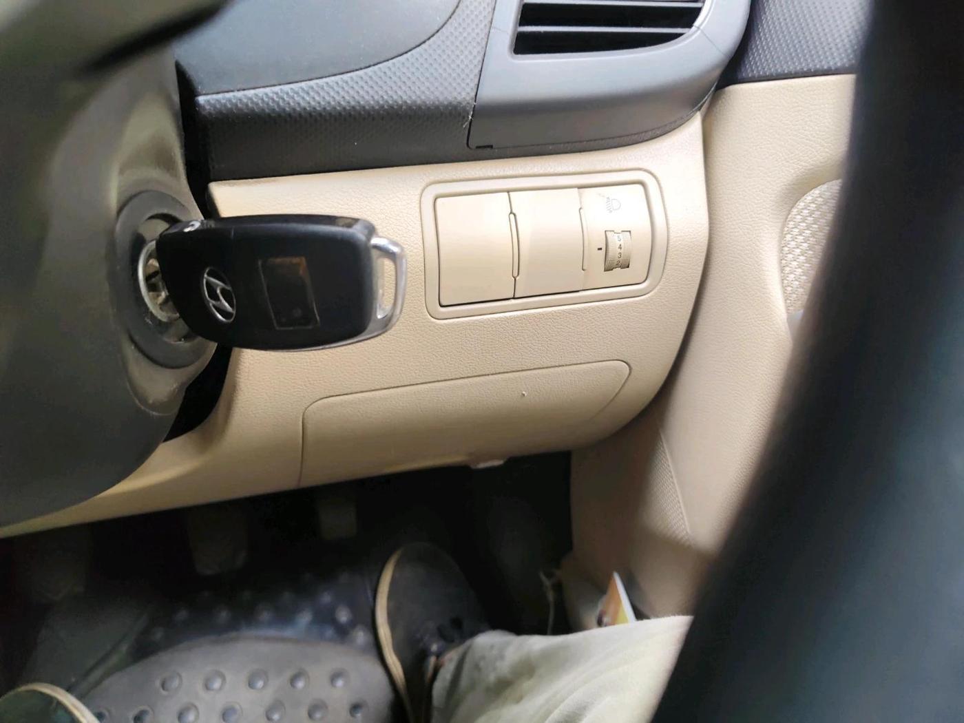 2014 Hyundai Verna FLUIDIC 1.4 VTVT, Petrol, Manual, 89,586 km, interior