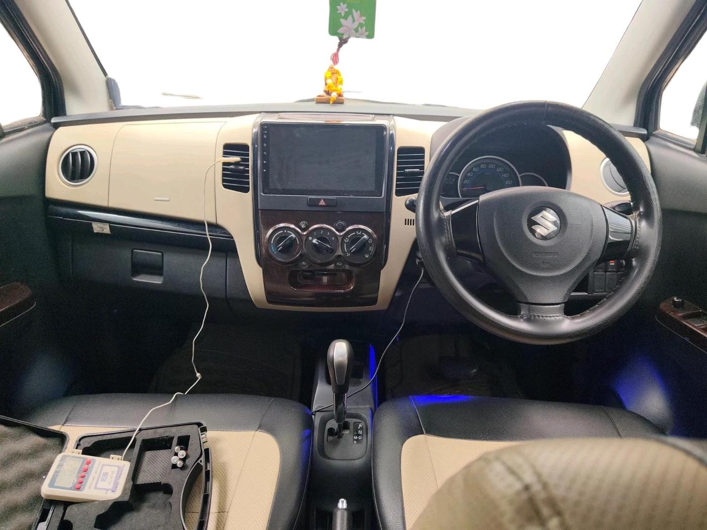 2017 Maruti Wagon R 1.0 VXI + (O) AMT, Petrol, Automatic, 31,061 km, interior