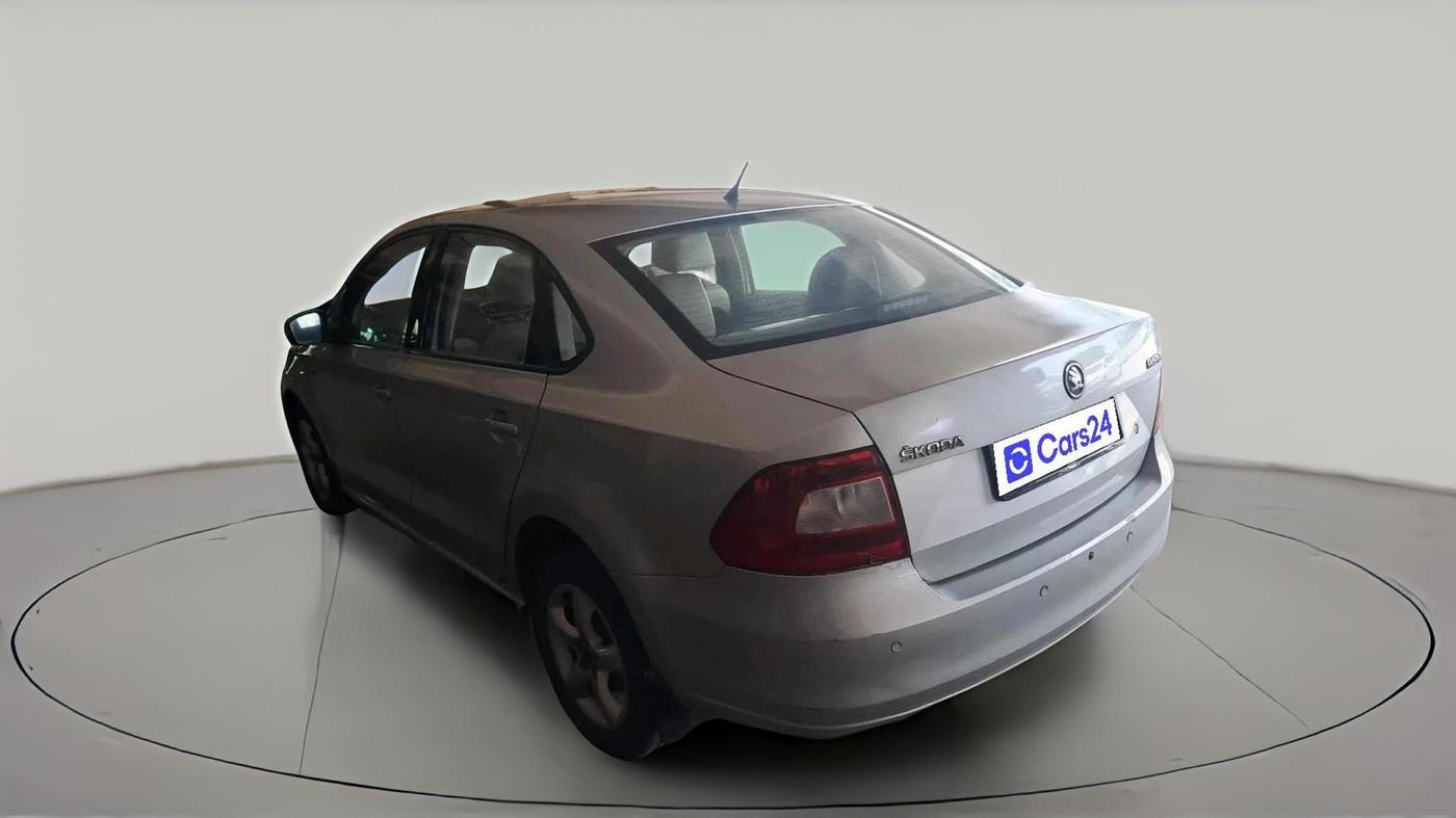 2014 Skoda Rapid ELEGANCE 1.6 TDI CR MT, Diesel, Manual, 1,17,726 km, exterior