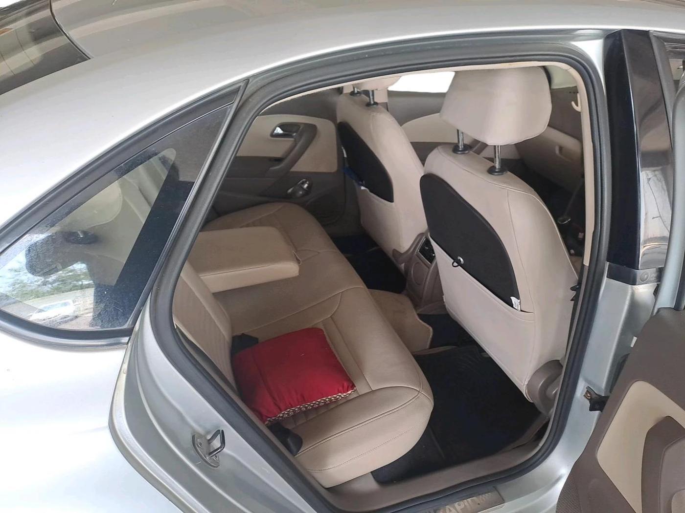 2014 Skoda Rapid ELEGANCE 1.6 TDI CR MT, Diesel, Manual, 1,17,726 km, interior