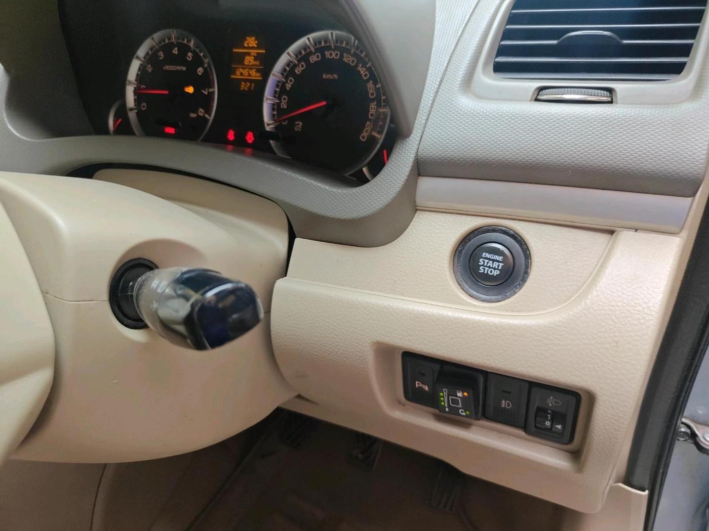 2015 Maruti Ertiga ZXI+, CNG, Manual, 1,24,646 km, interior