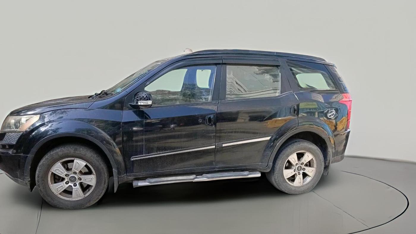 2015 Mahindra XUV500 W8, Diesel, Manual, 1,12,110 km, exterior