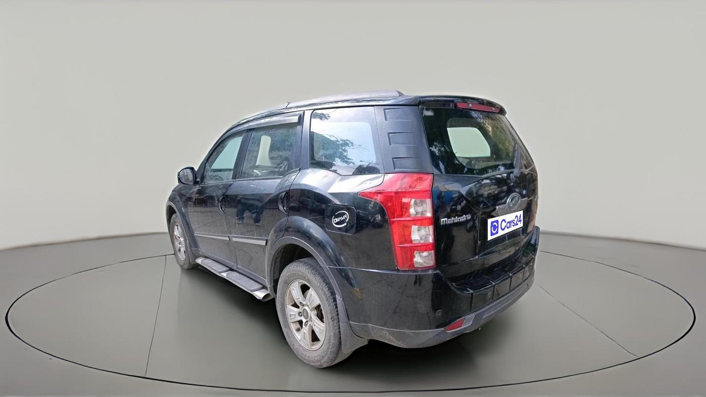 2015 Mahindra XUV500 W8, Diesel, Manual, 1,12,110 km, exterior