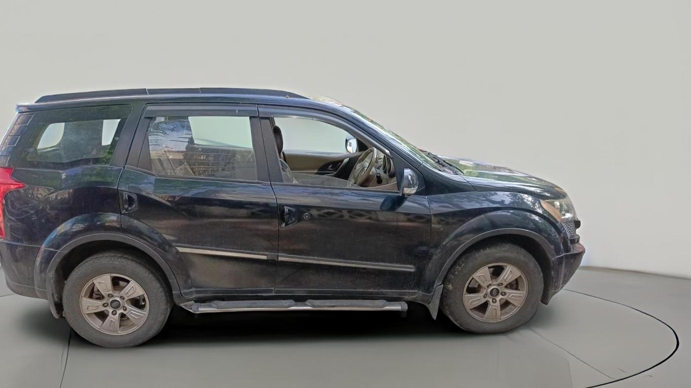 2015 Mahindra XUV500 W8, Diesel, Manual, 1,12,110 km, exterior