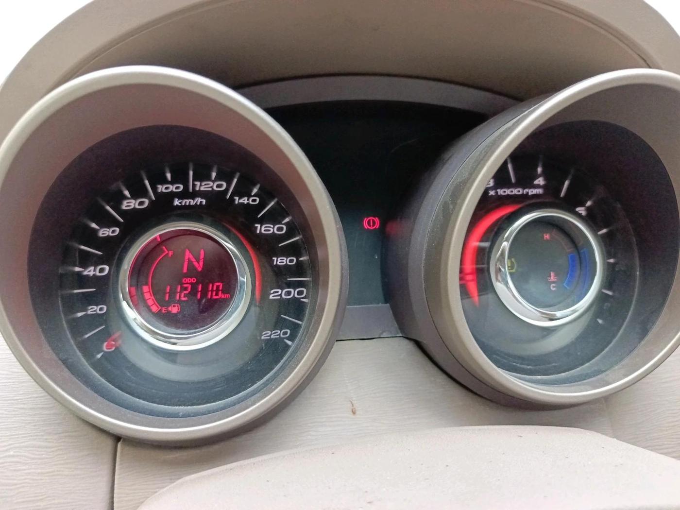2015 Mahindra XUV500 W8, Diesel, Manual, 1,12,110 km, interior
