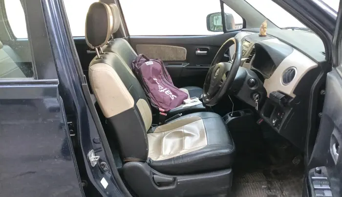 2017 Maruti Wagon R 1.0 VXI+, CNG, Manual, 46,262 km, interior