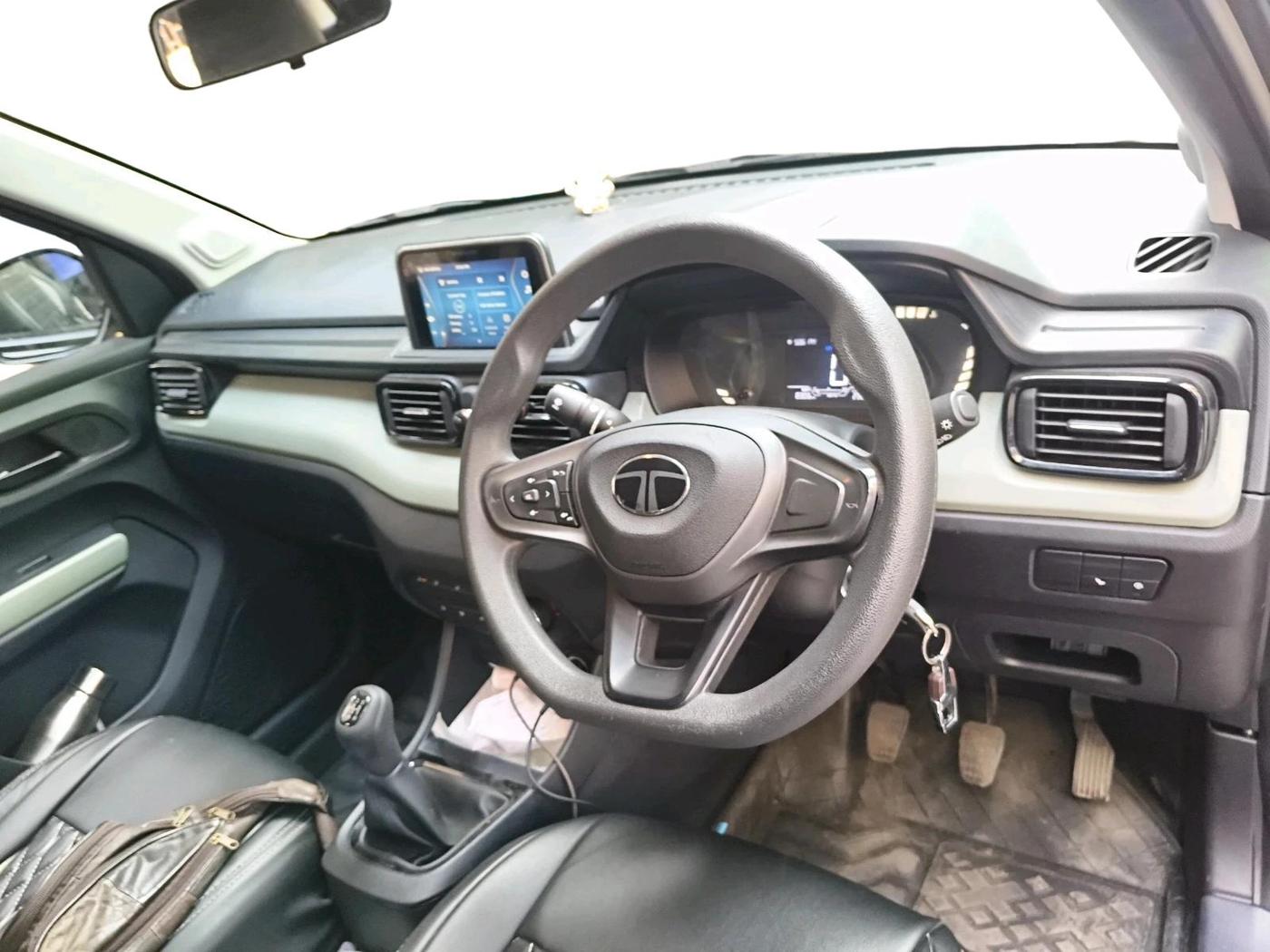 2024 Tata PUNCH ADVENTURE RHYTHM PACK MT, Petrol, Manual, 8,767 km, interior