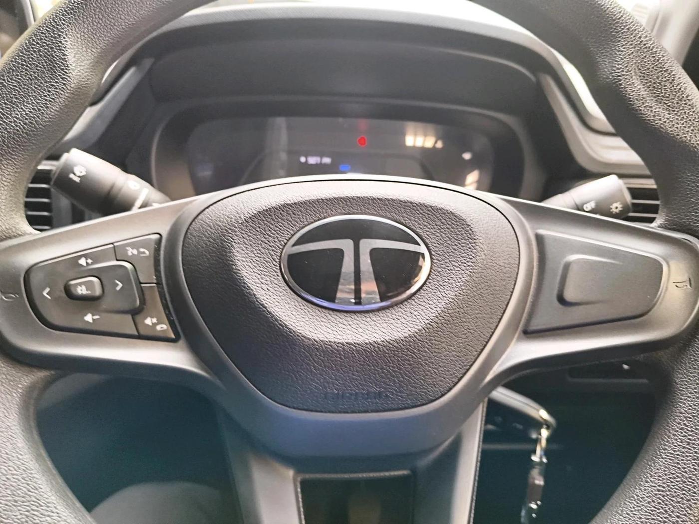2024 Tata PUNCH ADVENTURE RHYTHM PACK MT, Petrol, Manual, 8,767 km, interior