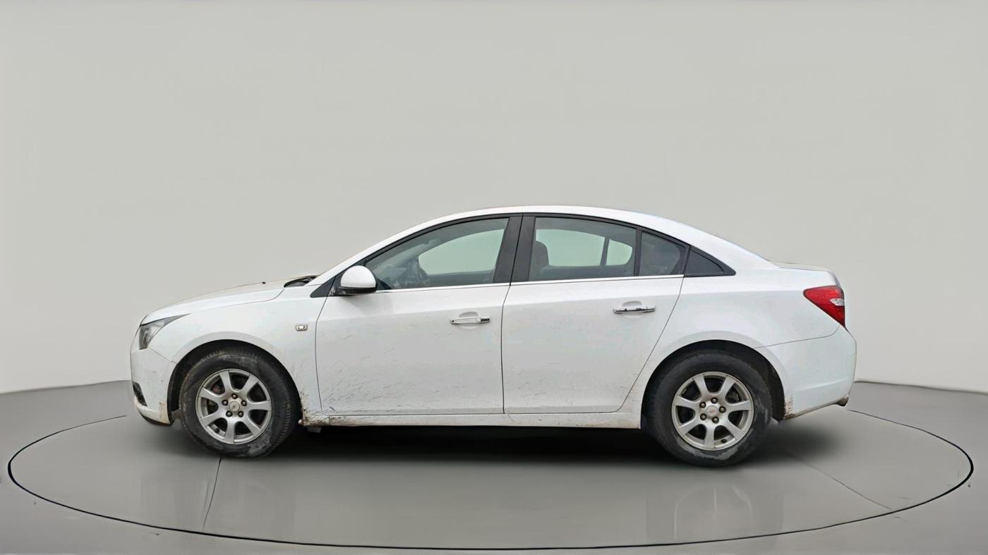 2012 Chevrolet Cruze LTZ, Diesel, Manual, 1,31,486 km, exterior