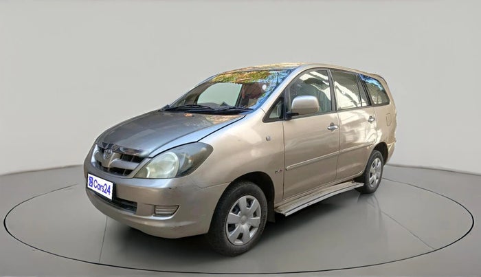 2005 Toyota Innova G1 2.5, Diesel, Manual, 2,94,121 km, exterior