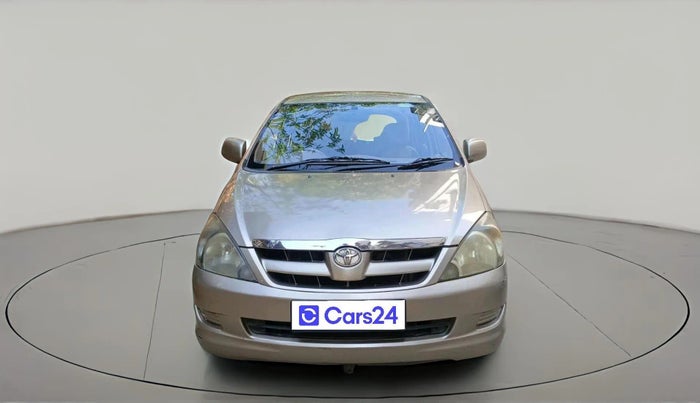 2005 Toyota Innova G1 2.5, Diesel, Manual, 2,94,121 km, exterior