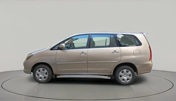 2005 Toyota Innova G1 2.5, Diesel, Manual, 2,94,121 km, exterior
