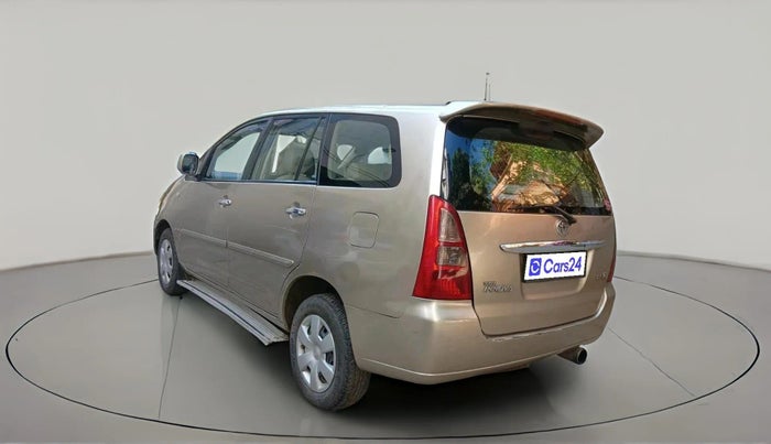 2005 Toyota Innova G1 2.5, Diesel, Manual, 2,94,121 km, exterior