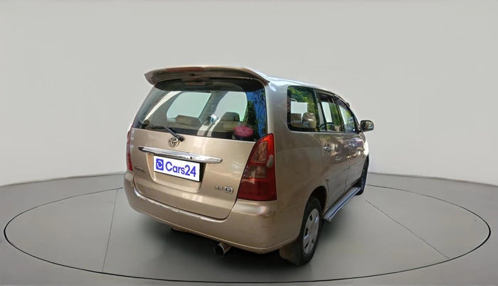 2005 Toyota Innova G1 2.5, Diesel, Manual, 2,94,121 km, exterior