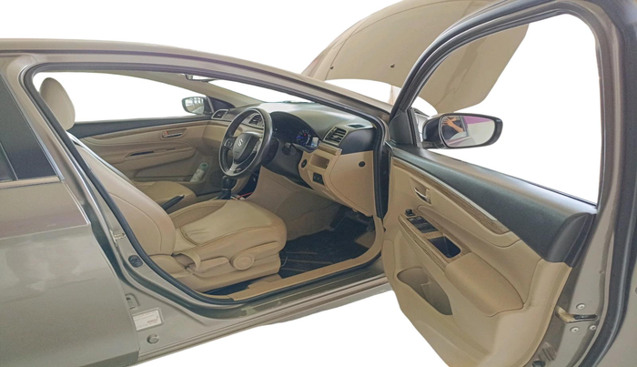 2020 Maruti Ciaz ALPHA  AT 1.5 SHVS PETROL, Petrol, Automatic, 32,333 km, interior