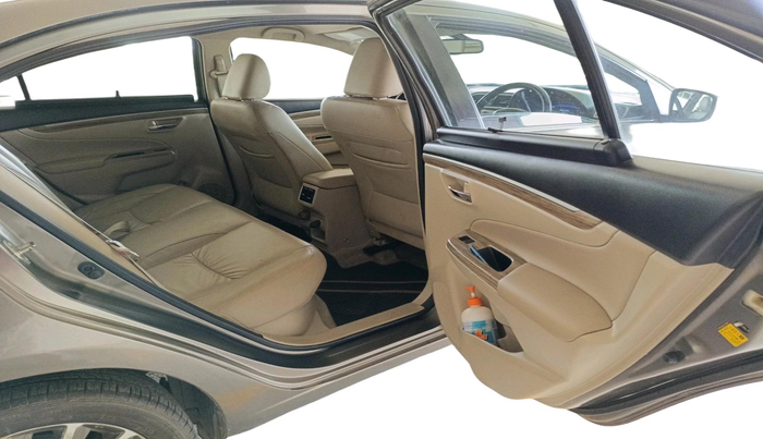2020 Maruti Ciaz ALPHA  AT 1.5 SHVS PETROL, Petrol, Automatic, 32,333 km, interior