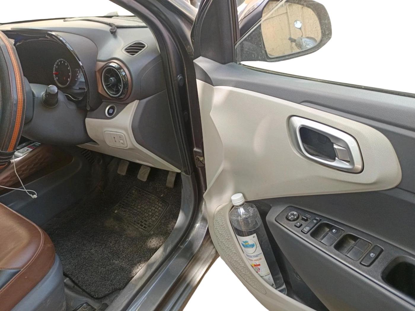 2022 Hyundai AURA SX 1.2 CNG, CNG, Manual, 37,477 km, interior