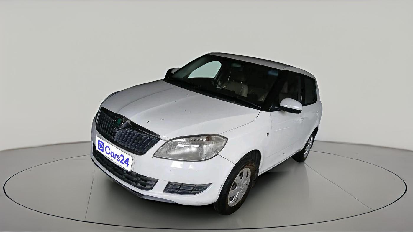2011 Skoda Fabia AMBIENTE 1.2 MPI, Petrol, Manual, 1,01,692 km, exterior