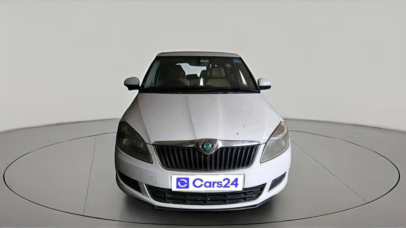 2011 Skoda Fabia AMBIENTE 1.2 MPI, Petrol, Manual, 1,01,692 km, exterior