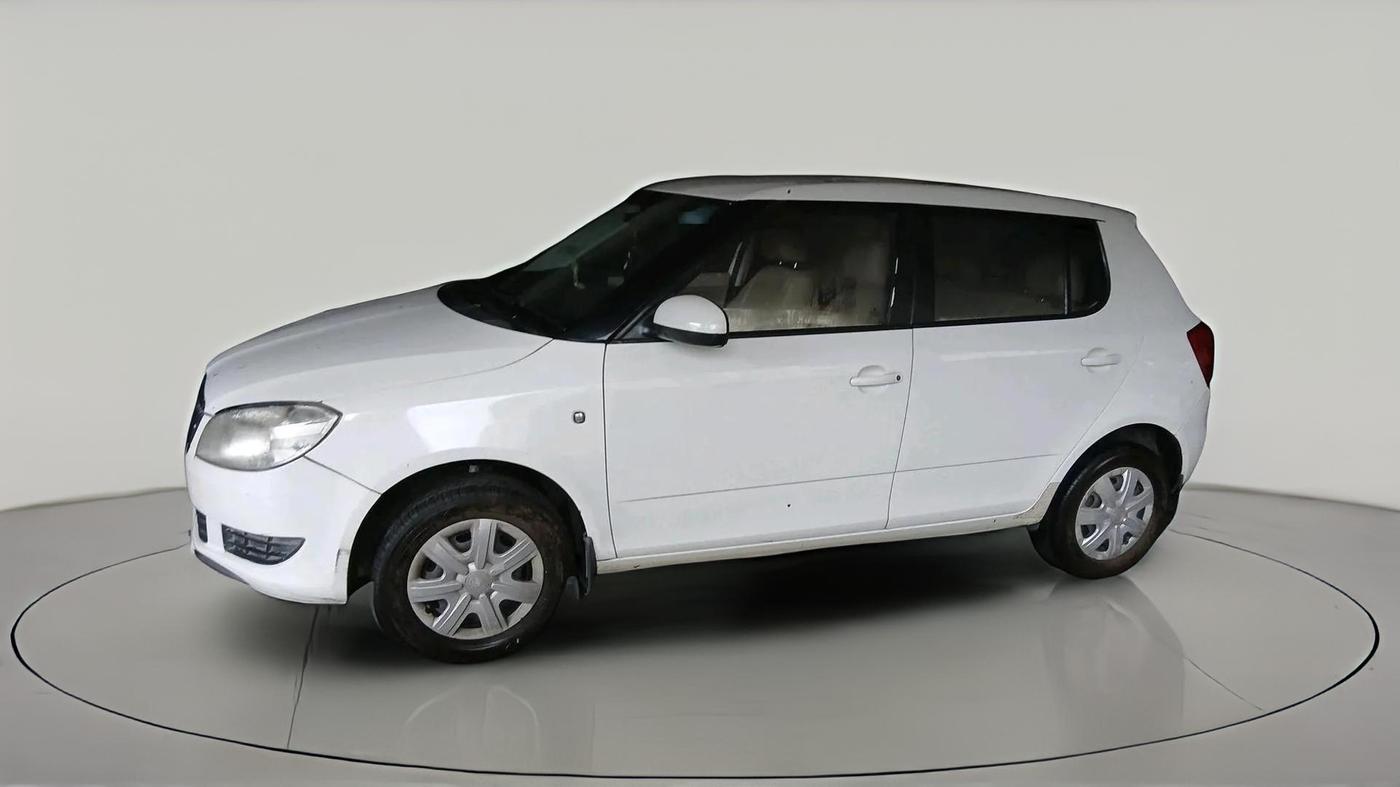 2011 Skoda Fabia AMBIENTE 1.2 MPI, Petrol, Manual, 1,01,692 km, exterior
