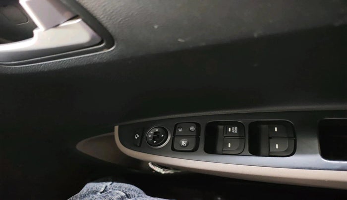 2017 Hyundai Grand i10 SPORTZ (O) 1.2 KAPPA VTVT, Petrol, Manual, 19,497 km, interior