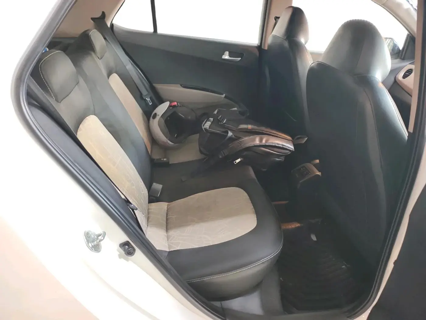 2017 Hyundai Grand i10 SPORTZ (O) 1.2 KAPPA VTVT, Petrol, Manual, 19,497 km, interior