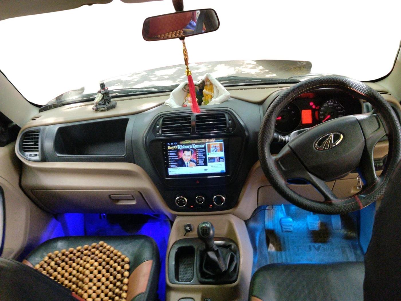 2016 Mahindra TUV300 T6, Diesel, Manual, 45,911 km, interior