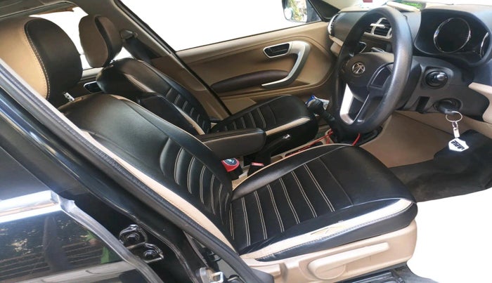 2016 Mahindra TUV300 T8, Diesel, Manual, 86,682 km, interior