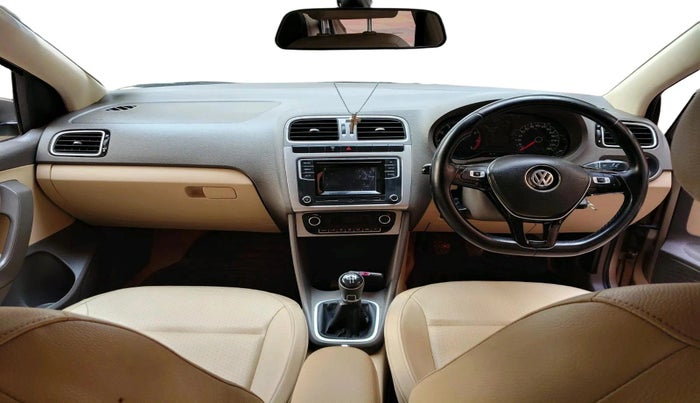 2016 Volkswagen Vento HIGHLINE 1.6 MPI, Petrol, Manual, 93,481 km, interior