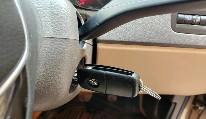 2016 Volkswagen Vento HIGHLINE 1.6 MPI, Petrol, Manual, 93,481 km, interior