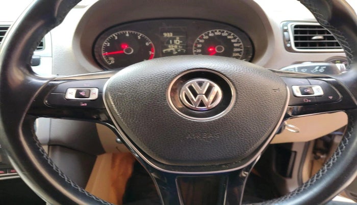 2016 Volkswagen Vento HIGHLINE 1.6 MPI, Petrol, Manual, 93,481 km, interior