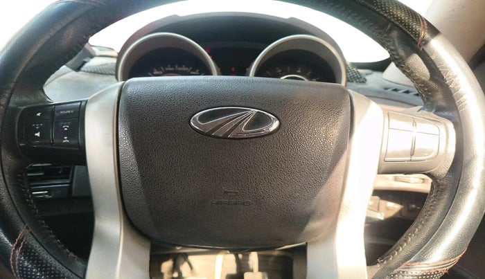 2012 Mahindra XUV500 W8, Diesel, Manual, 1,26,054 km, interior