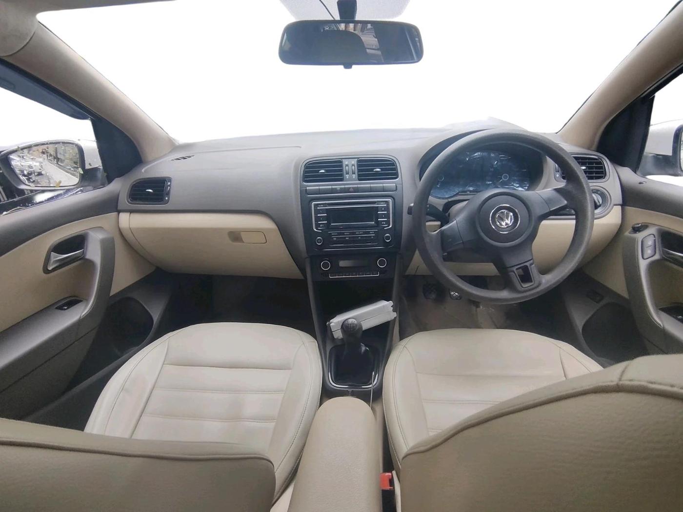 2013 Volkswagen Vento COMFORTLINE 1.6, Petrol, Manual, 71,055 km, interior