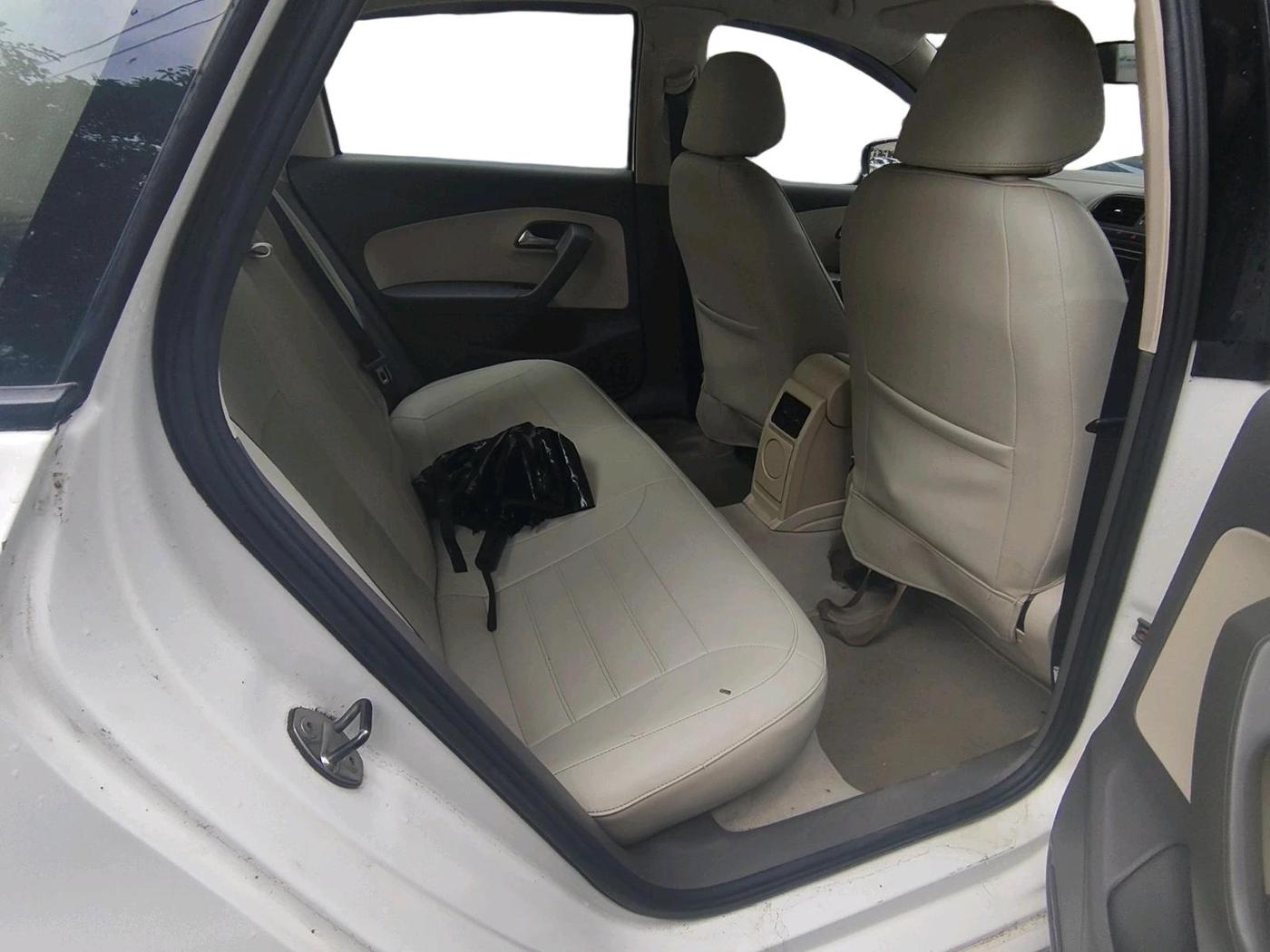 2013 Volkswagen Vento COMFORTLINE 1.6, Petrol, Manual, 71,055 km, interior
