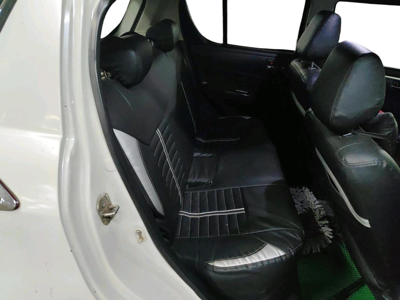 2012 Maruti Swift VXI, Petrol, Manual, 1,01,134 km, interior