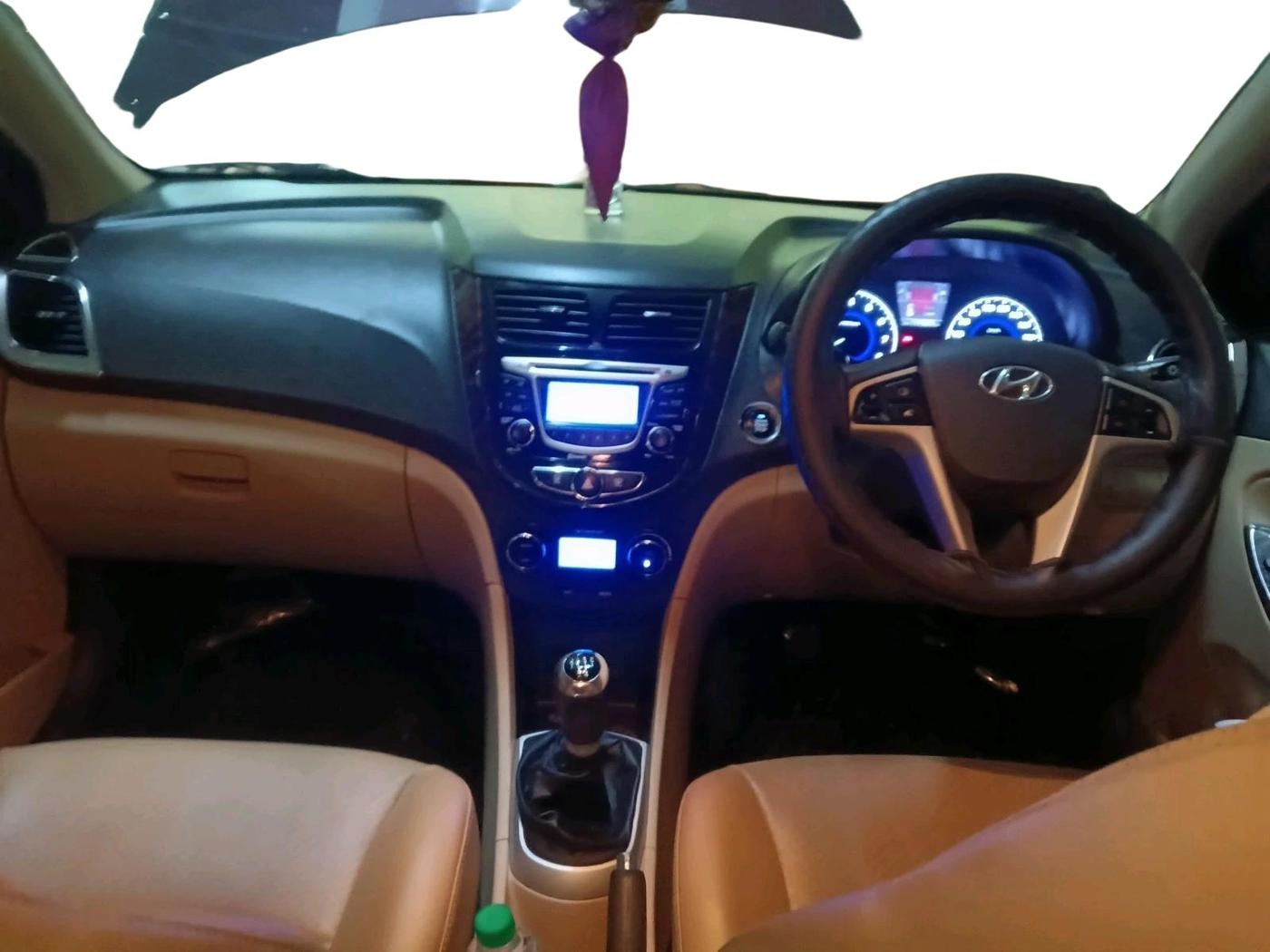 2013 Hyundai Verna FLUIDIC 1.6 VTVT SX, Petrol, Manual, 1,17,389 km, interior